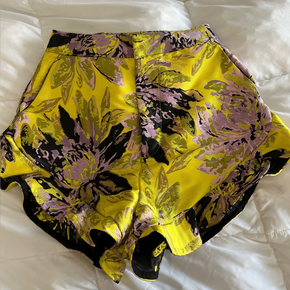 Camila Coelho Corelida short in yellow floral | size XS